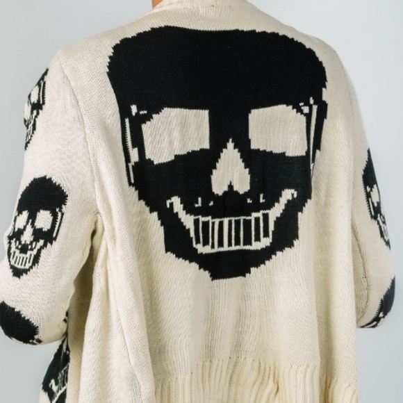 1 LEFT🖤Cream & Black Skull Asymmetrical Cardigan - Picture 3 of 3